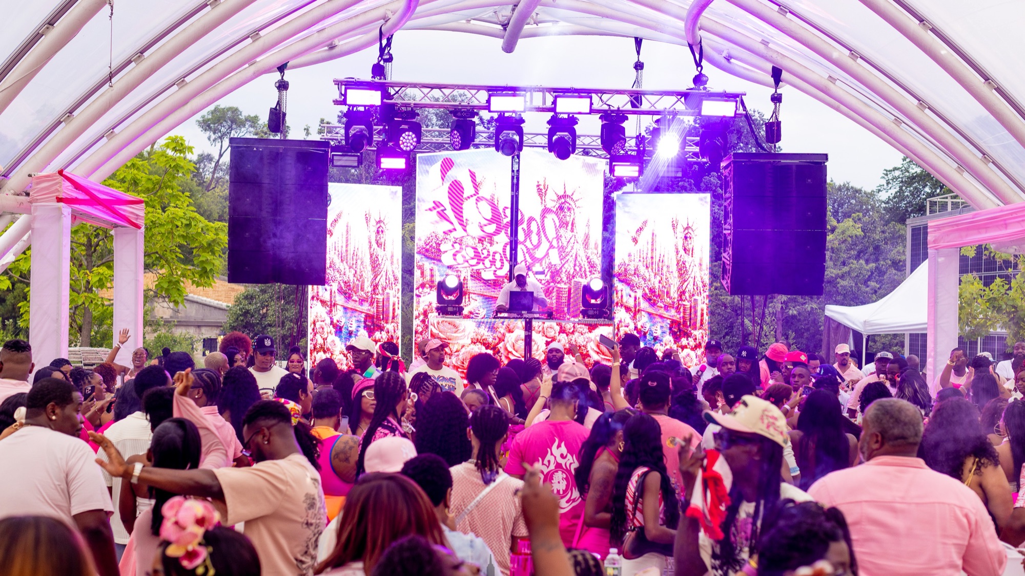 Rosé N’ Roses Brings Its ‘Rosé All Day’ Experience to Jamaica